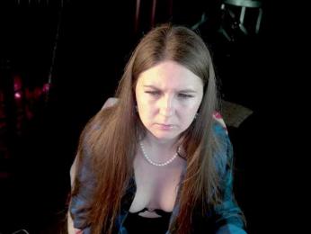 CraveeDoll webcam model stream image