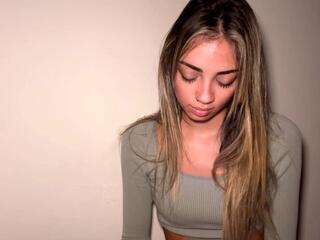 Helga Shumpert webcam model stream image