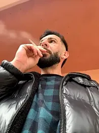 Michel_huge webcam model stream image