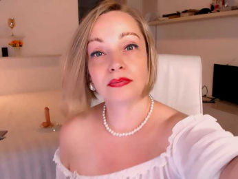 Tilly-Eliot webcam model stream image