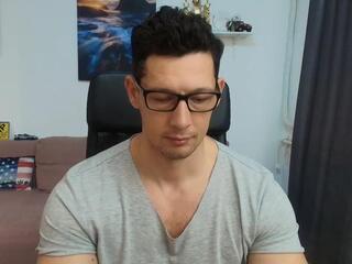 Brutus K webcam flirt4free model stream image