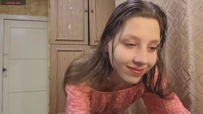 RoxannAbes webcam model stream image