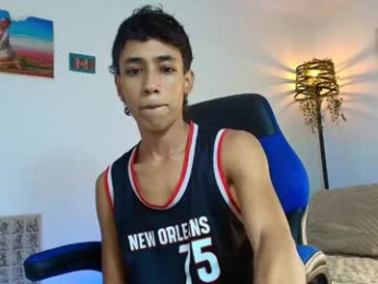 ostin_18hot webcam model stream image