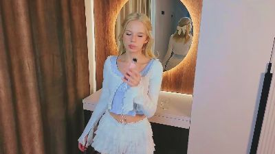 RozanneLapinta webcam cam4 model stream image