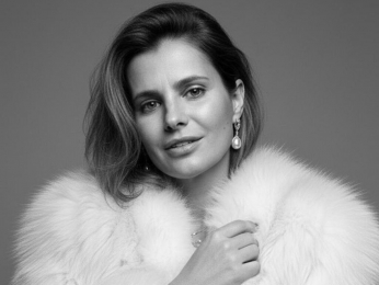 AnishaBee webcam model stream image