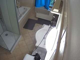 voyeurcam-julmodels-bath-2nd-2 webcam model stream image
