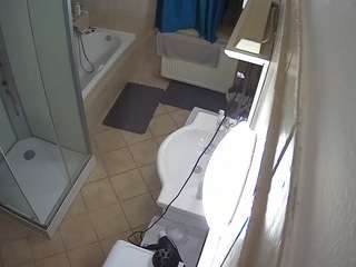 voyeurcam-julmodels-bath-2nd-2 webcam camsoda model stream image