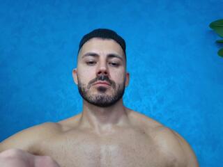 Cutler Q webcam flirt4free model stream image