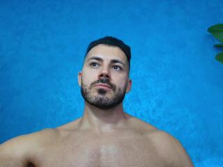 Cutler Q webcam flirt4free model stream image