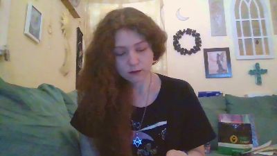 QueenCrimson webcam model stream image