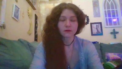 QueenCrimson webcam model stream image