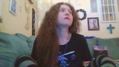 QueenCrimson webcam model stream image