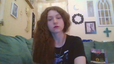 QueenCrimson webcam model stream image