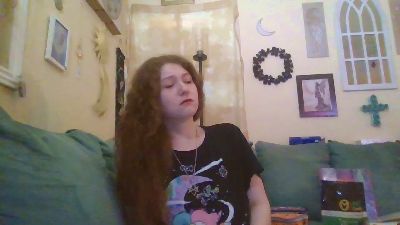 QueenCrimson webcam model stream image