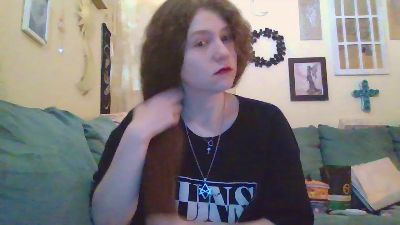 QueenCrimson webcam model stream image