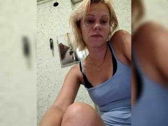 JulieSilver webcam model stream image