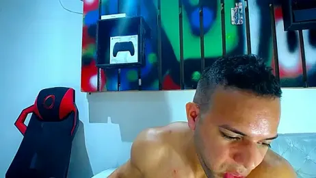 hugo_19cm webcam model stream image