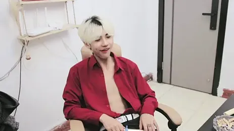 V_I_P_7 webcam stripchat model stream image
