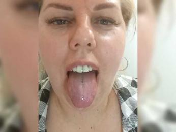 Hidden_Charm webcam bongacams model stream image