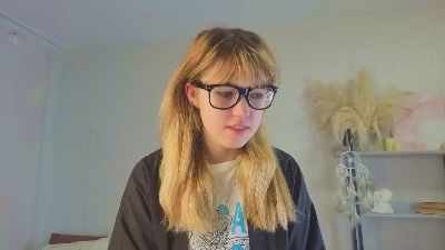 ElishaKebort webcam model stream image