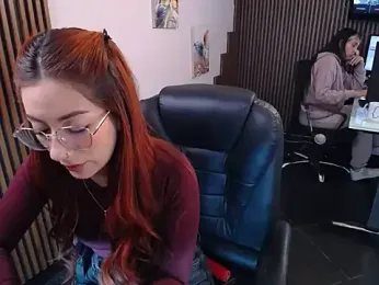 desk_desire webcam model stream image