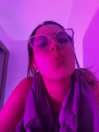 Veravantemp webcam model stream image