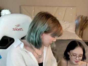 lilac_muse webcam model stream image