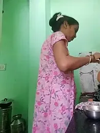 Hotty-Nidhi webcam model stream image