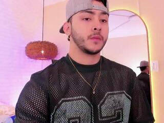 Dylan Crown webcam model stream image