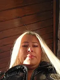 MILFBARBY webcam stripchat model stream image