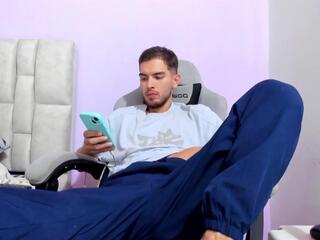 Paul Walkers webcam model stream image