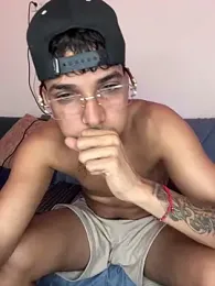 paulhot11 webcam model stream image