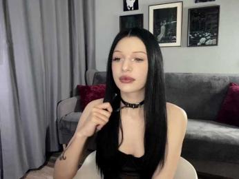dark-girl webcam model stream image