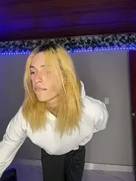 LarryCraft webcam model stream image