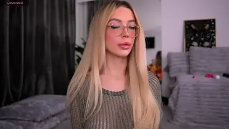 KylieJoyce webcam model stream image