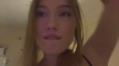 KarriJeltema webcam model stream image