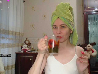 caroliiine webcam model stream image