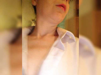 caroliiine webcam bongacams model stream image