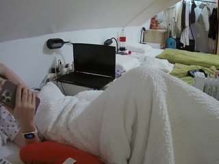 voyeurcam-julmodels-bed-4 webcam model stream image