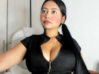 luuciana webcam model stream image