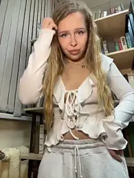 Liza_risky webcam model stream image