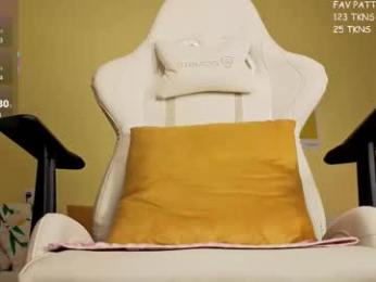 crimson_baby webcam model stream image