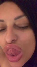 elisahot webcam model stream image