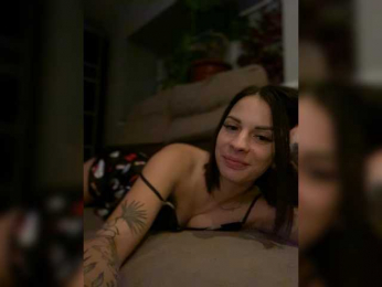 _DROCHI_ webcam model stream image