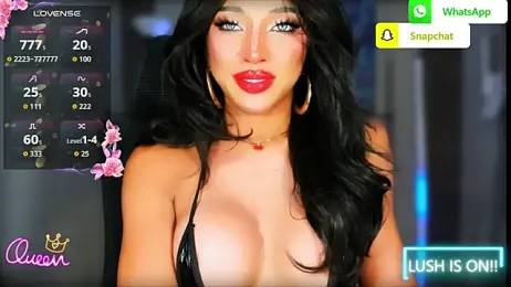 UrDominantBella webcam model stream image
