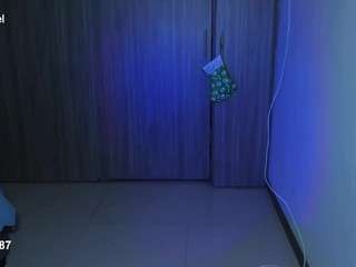 lunaahatzel webcam model stream image