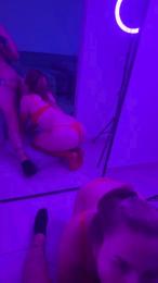 Reinacaliente webcam model stream image