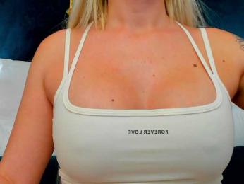 LiluDavis webcam model stream image