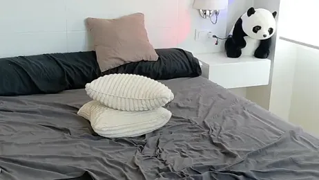 Kiralimme_ webcam model stream image