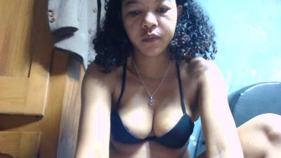 Oreliee4 webcam model stream image